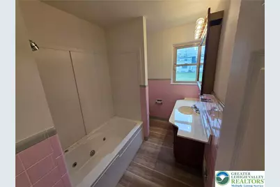 1645 Mark Twain Circle, Hanover Twp, PA 18017 - Photo 16