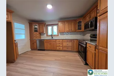 1645 Mark Twain Circle, Hanover Twp, PA 18017 - Photo 10