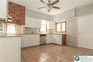 1827 Washington Blvd, Wilson, PA 18042 - Photo 6