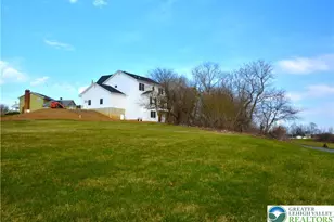 4740 Hillcrest Ln, Whitehall Township, PA 18052 - Photo 32