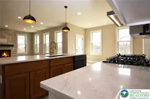 4740 Hillcrest Ln, Whitehall Township, PA 18052 - Photo 8