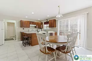 706 Franklin Ct, Middle Smithfield, PA 18302 - Photo 4