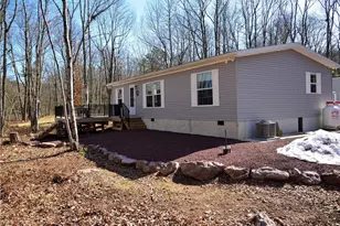 111 Aspen Dr, Penn Forrest, PA 18229 - Photo 2