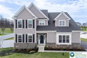 70 Kate Ct, Williams Township, PA 18042 - Photo 2