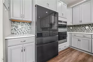 70 Kate Ct, Williams Township, PA 18042 - Photo 16