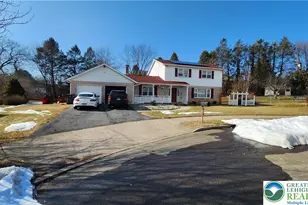 1137 Lynnhurst Pl, Bethlehem, PA 18017 - Photo 2