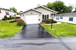 71 Penny Ln, Forks Twp, PA 18040 - Photo 2