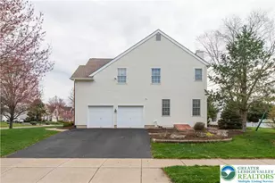 4998 Derby Ln, Bethlehem Township, PA 18020 - Photo 4