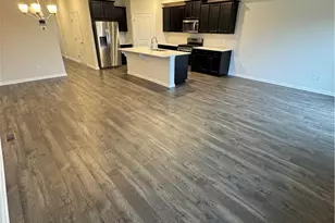 1085 Turnstone Dr, Upper Macungie Township, PA 18051 - Photo 6