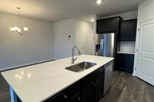 1085 Turnstone Dr, Upper Macungie Township, PA 18051 - Photo 10