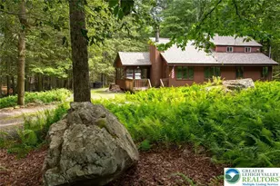 8 Mallard Ct, Clifton Twp, PA 18424 - Photo 2