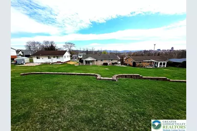 327 Sumner Avenue, Whitehall Township, PA 18052 - Photo 4