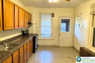 131 W Green St, Allentown City, PA 18102 - Photo 2