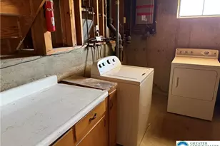 1556 Bayberry Ln, Bethlehem City, PA 18018 - Photo 2