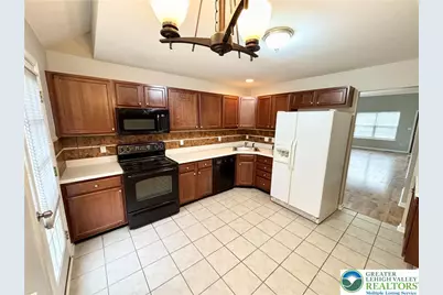 5517 Tanglewood Lane, Lower Macungie Township, PA 18106 - Photo 6