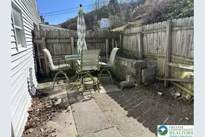 214 S Walnut Street, Slatington Boro, PA 18080 - Photo 14