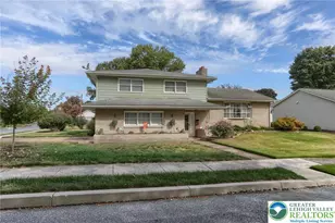 81 Locust Ave, Hershey, PA 17033 - Photo 2