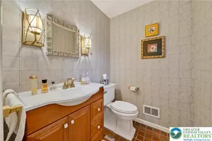 2011 Sycamore St, Bethlehem City, PA 18017 - Photo 28