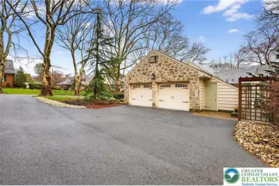 2011 Sycamore Street, Bethlehem City, PA 18017 - Photo 6