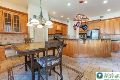 49 Crest Boulevard, Palmer Twp, PA 18045 - Photo 4