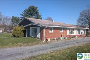 744 S Dogwood Rd, Walnutport Boro, PA 18088 - Photo 2