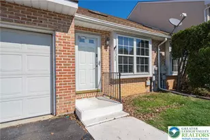 2725 Victoria Ln, Easton, PA 18045 - Photo 2