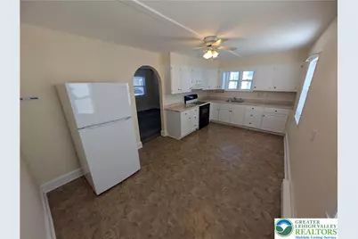 150 N Walnut Street #Apt A, Bath, PA 18014 - Photo 4