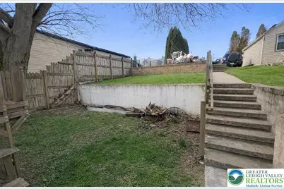 110 Chestnut Street, Slatington Boro, PA 18080 - Photo 6