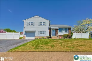 1572 Primrose Ln, Bethlehem City, PA 18018 - Photo 2