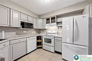 2765 Springhaven Pl, Lower Macungie Township, PA 18062 - Photo 12