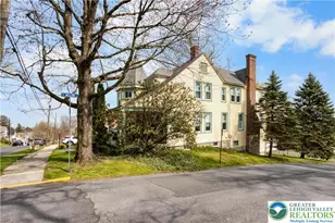 325 W Center St, Nazareth Boro, PA 18064 - Photo 4