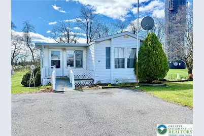 226 Independence Way, Upper Mt Bethel Twp, PA 18343 - Photo 2