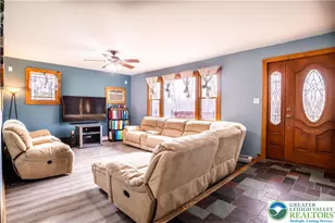 4043 Manor Dr, Hamilton Twp, PA 18360 - Photo 4