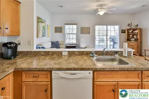 1521 Crest Park Ct, Bethlehem, PA 18015 - Photo 6