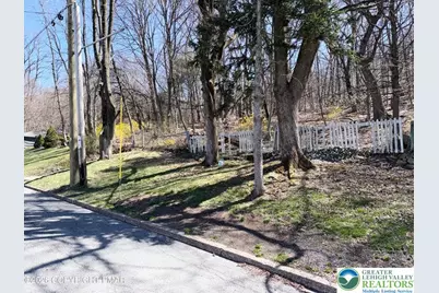 523 E Abbott Street, Lansford, PA 18232 - Photo 8