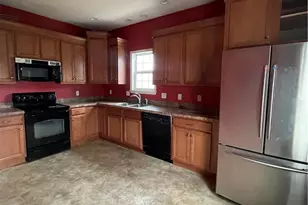 351 Hawthorne Ln, Whitehall Township, PA 18052 - Photo 4