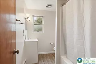 4061 Hampshire Ct, South Whitehall Township, PA 18104 - Photo 16