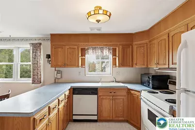 4061 Hampshire Court, South Whitehall Township, PA 18104 - Photo 12