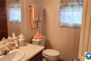241 Boxwood Ct, East Allen Township, PA 18014 - Photo 8