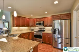 2602 Sapphire Ln, Bethlehem Township, PA 18020 - Photo 4