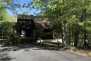 5375 Woodbridge Dr, Lehman Twp, PA 18324 - Photo 2