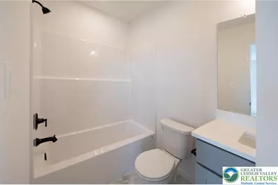 560 Long Street #4, Emmaus Boro, PA 18049 - Photo 10