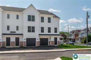 560 Long St, Emmaus Boro, PA 18049 - Photo 2