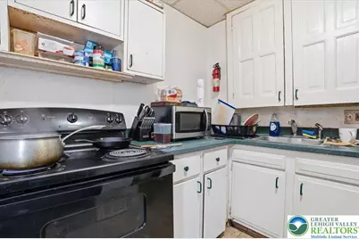 921 Broadway, Fountain Hill Boro, PA 18015 - Photo 24