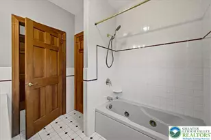 2506 Red Fox Ln, Stroud Twp, PA 18360 - Photo 16