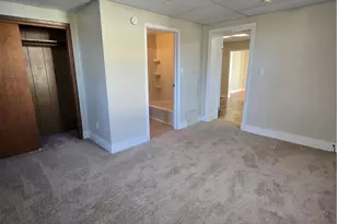 11 Columbus St, Roseto Boro, PA 18013 - Photo 12