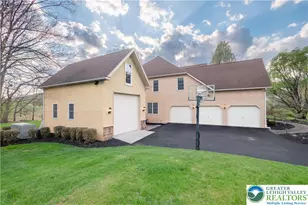 50 Melchor Dr, Easton, PA 18042 - Photo 2