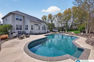 6819 Radcliffe Ct, Lower Macungie Township, PA 18062 - Photo 6