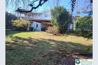 811 S Glenwood Street, Salisbury Township, PA 18103 - Photo 2