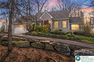 631 Bishops Pl, Lehigh Township, PA 18067 - Photo 2